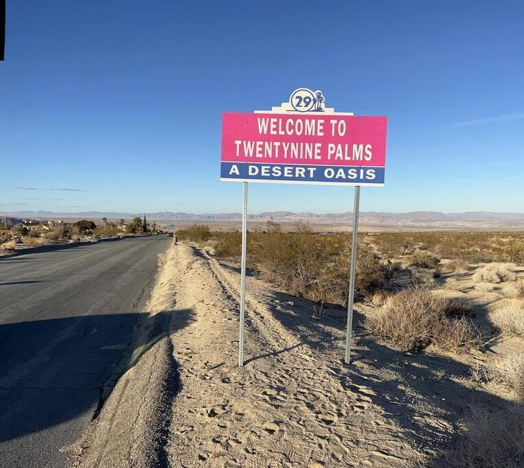 Joshua Tree National Park - Cozy Palms Getaway Lejlighed Twentynine Palms Eksteriør billede