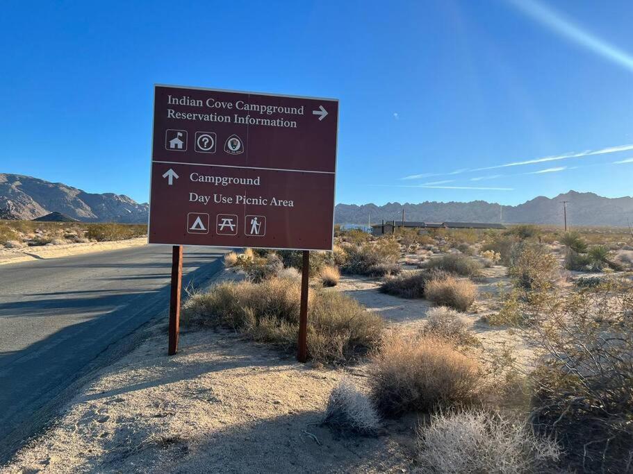 Joshua Tree National Park - Cozy Palms Getaway Lejlighed Twentynine Palms Eksteriør billede